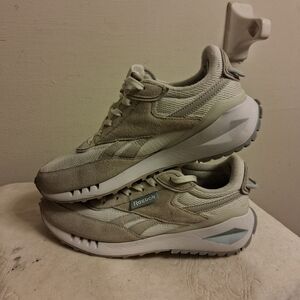 Womens Reebok GALAZY Light Tan Athletic Shoes size 9 Clean